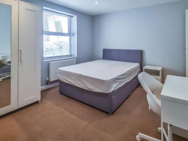 Room for rent in London Borough of Croydon, Selhurst