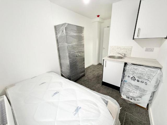 Room for rent in West Midlands