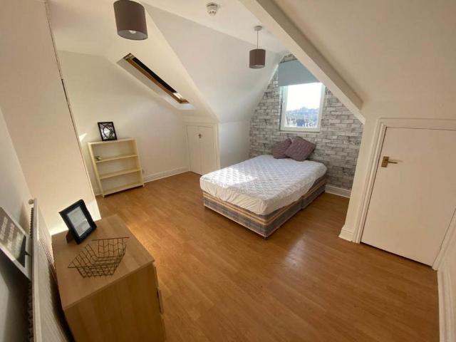 Room for rent in Beckett Park, Headingley