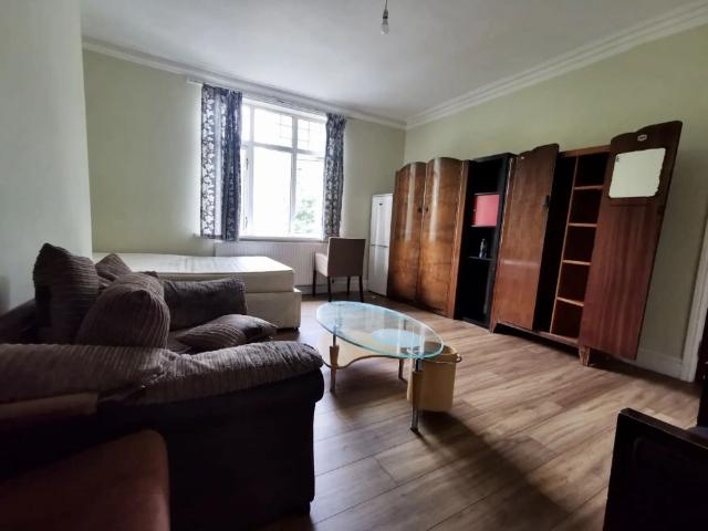 Room for rent in West Midlands