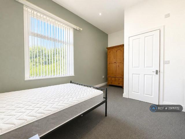 Room for rent in Wrose, West Yorkshire
