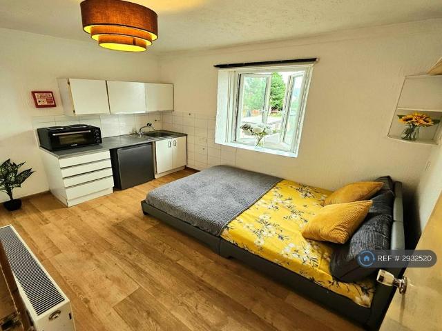 Room for rent in Upper Parkstone, Poole