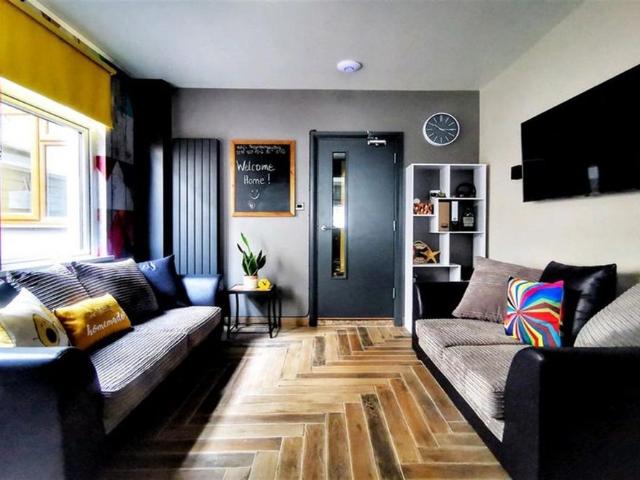 House for rent in Castle Quarter, Falcon Lodge