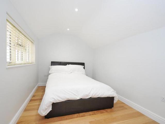 House for rent in New Town, Horsham