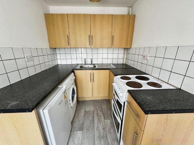 House for rent in Maesglas, Wales