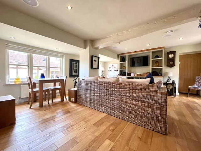 House for rent in Green Close, Warwickshire