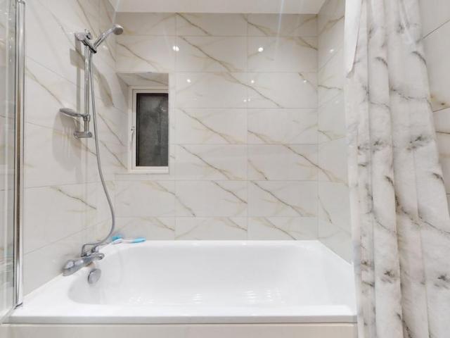 House for rent in London Borough of Ealing, Park Royal