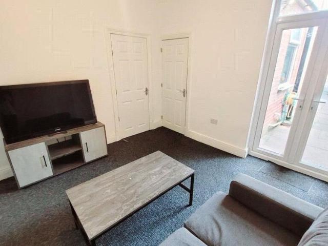 House for rent in Hugglescote, Leicestershire