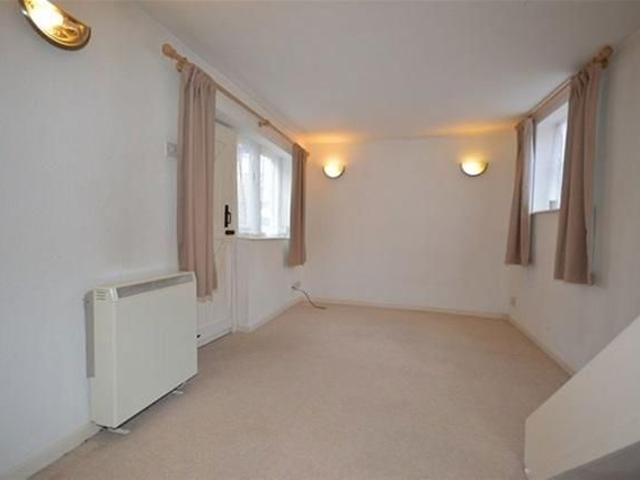 House for rent in The Image, Pouchen End