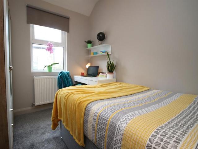 House for rent in Pengam Green, Falcon Lodge
