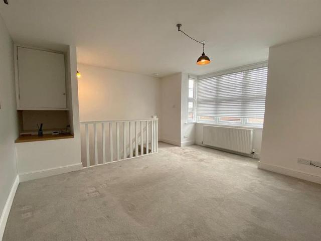 House for rent in New Town, Horsham