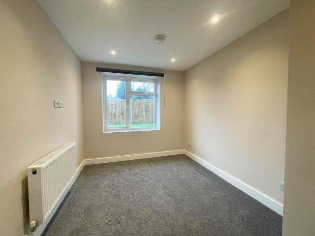 Room for rent in Gossops Green, Crawley
