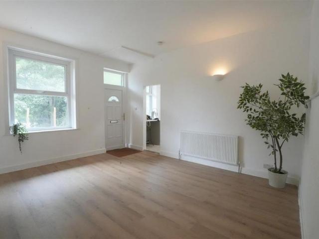 House for rent in Ovenden, Halifax