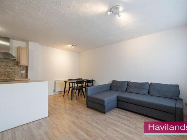 House for rent in Carterhatch, Greater London