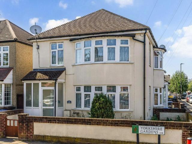 House for rent in Upper Edmonton, Greater London