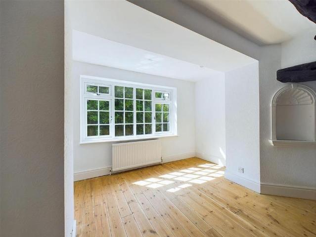 House for rent in Stumperlowe, Fulwood