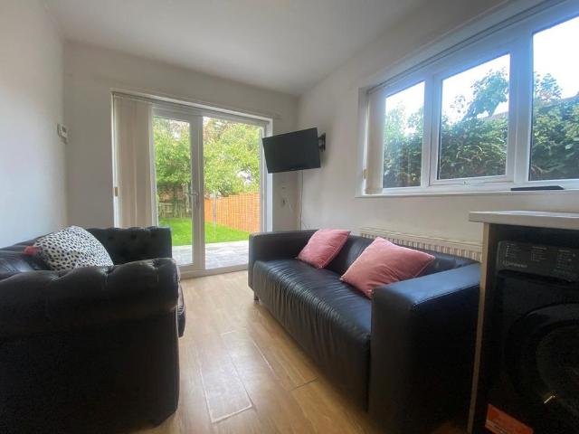 Room for rent in Metchley, Birmingham