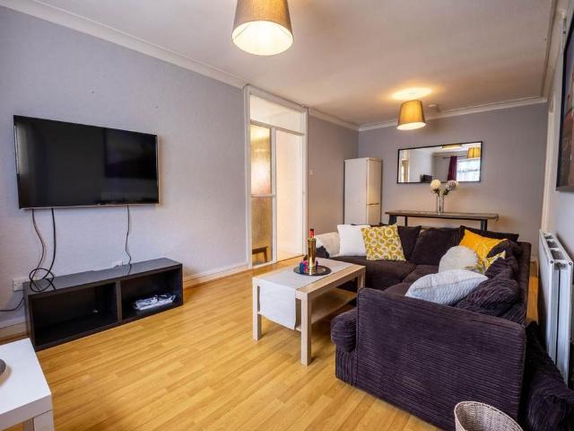 House for rent in Hales Place, The Bridge