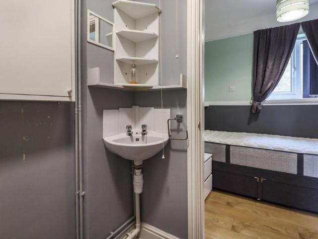 House for rent in Falcon Lodge, Wales