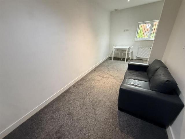 House for rent in The Haulgh, Lee Bank