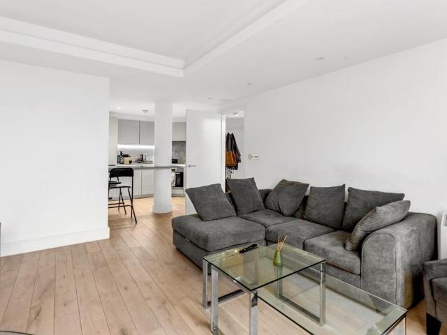 House for rent in Golders Green, Greater London