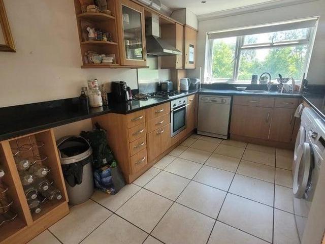 House for rent in London Borough of Merton, Raynes Park