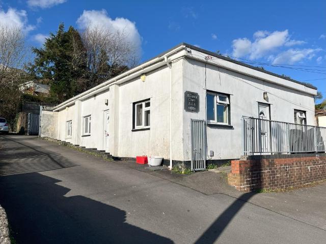 House for rent in Tonyrefail, Coedely