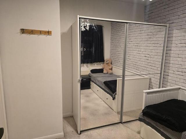 House for rent in London Borough of Croydon, Forestdale