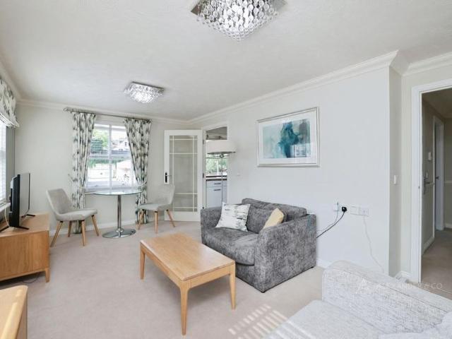 House for rent in Ashlyns Estate, Pouchen End