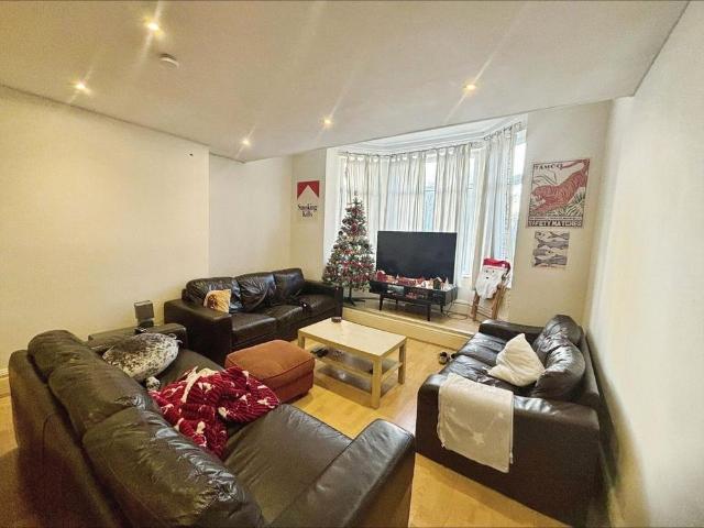 Room for rent in Victoria Park, Manchester