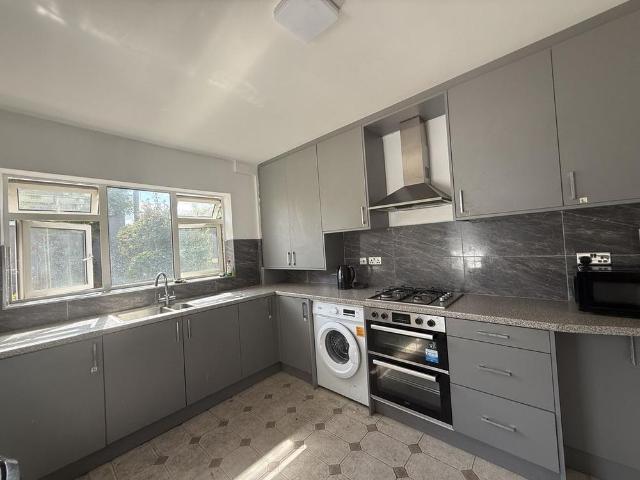 House for rent in Leyfields, Kettlebrook