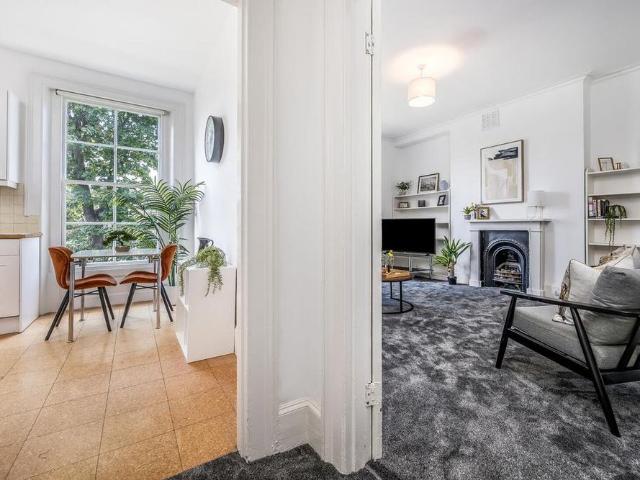 House for rent in Royal Borough of Kensington and Chelsea, Greater London