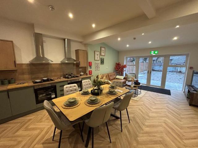 House for rent in Reddish, Greater Manchester