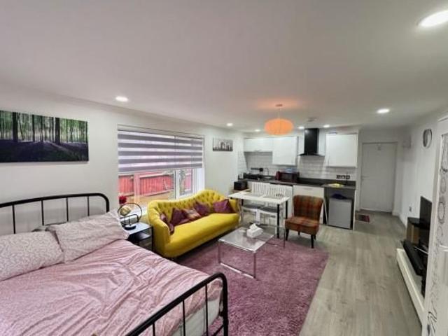 House for rent in Rhydypenau, Falcon Lodge