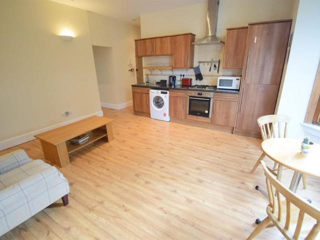 House for rent in Plasnewydd, Falcon Lodge