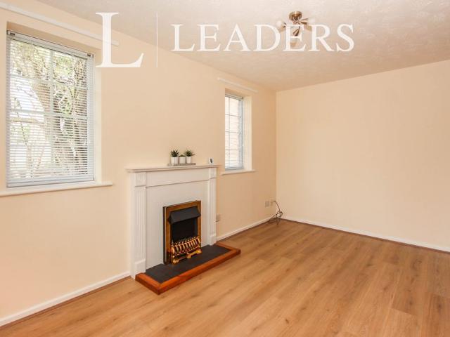 House for rent in Green Close, Warwickshire
