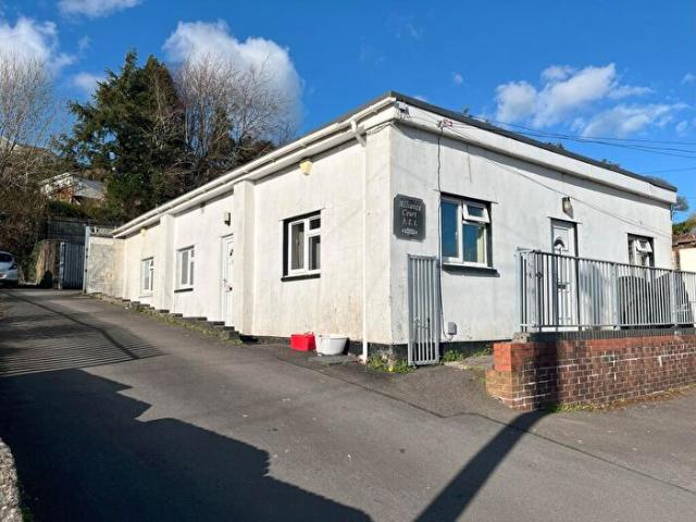 Apartment for rent in Tonyrefail, Coedely