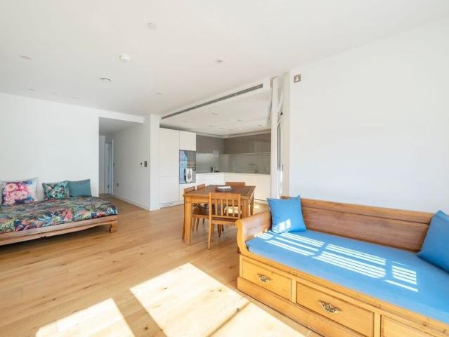 House for rent in South Lambeth, Greater London