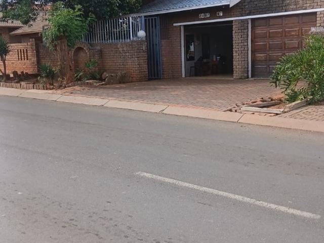House for rent in Protea North, Soweto