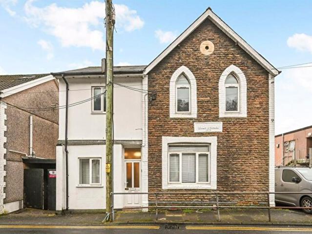 Apartment for rent in Pontypridd, Wales