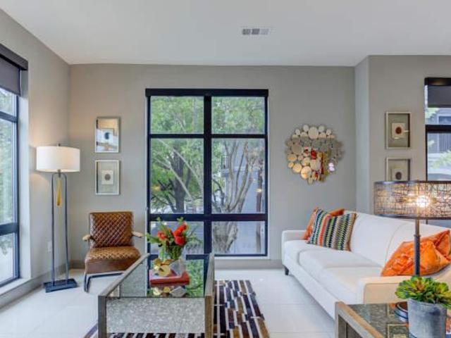Apartment for rent in River Oaks Shopping Center, Houston