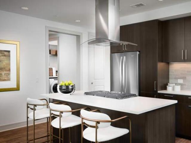 Apartment for rent in River Oaks Shopping Center, Houston