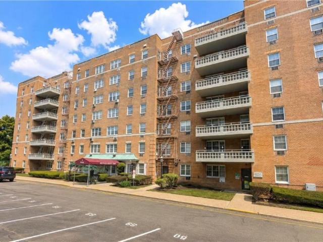 Condo for sale in Queens, Arverne