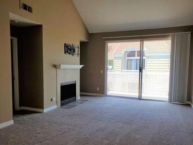 Room for rent in Huntington Beach, California