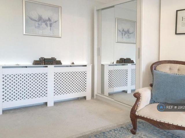 Room for rent in St. John's Wood, Greater London