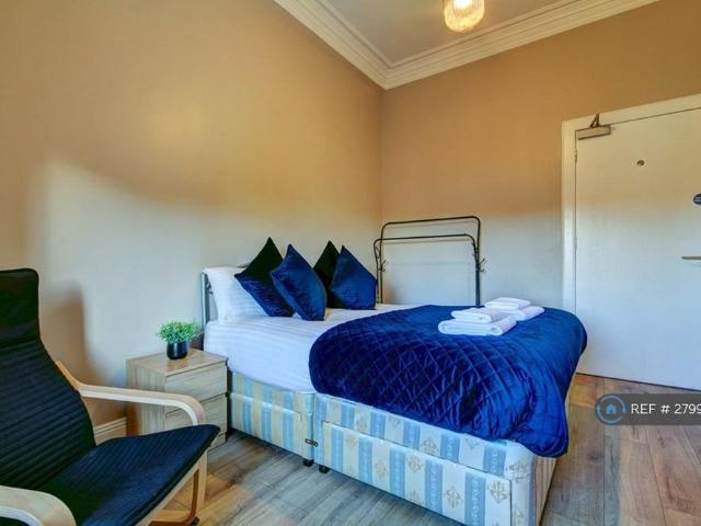 Room for rent in Fort, Ayr