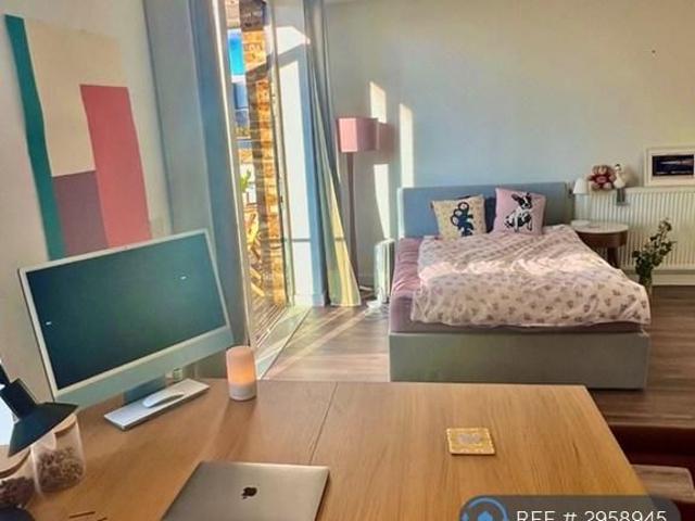 Room for rent in Glyndon, Greater London