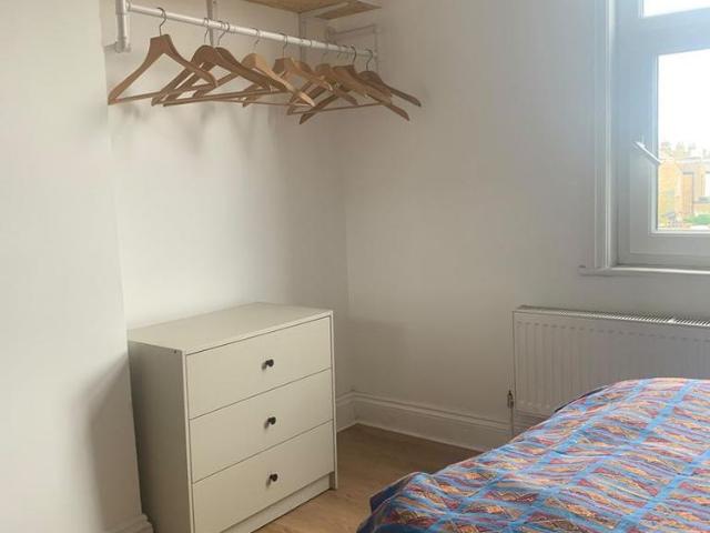 Room for rent in College Park, Greater London