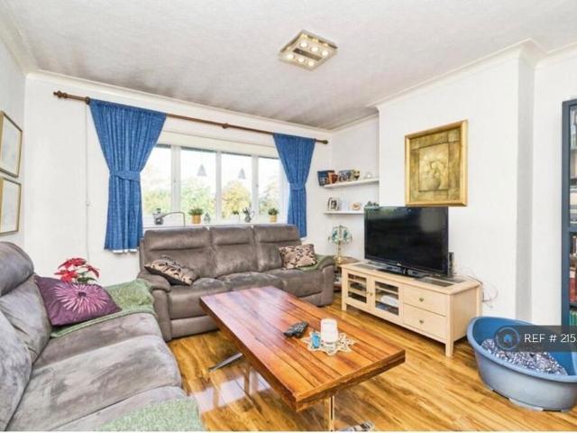 Room for rent in Kingston Vale, Greater London