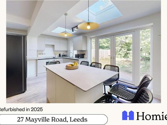 Room for rent in Hyde Park, West Yorkshire